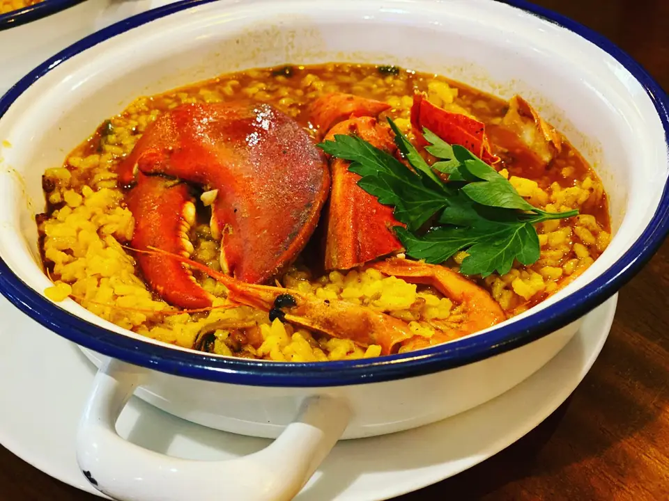 Arroz con bogavante en el Restaurante Tres Hermanos