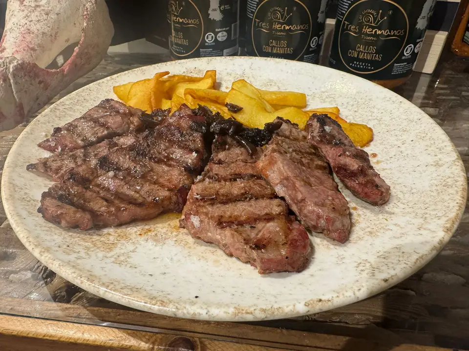 Carne a la brasa — Restaurante Tres Hermanos