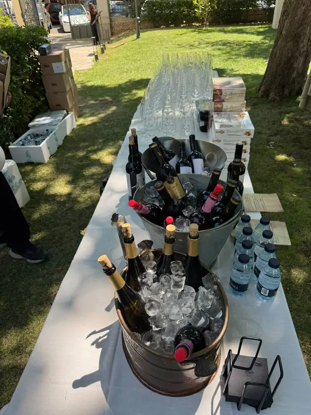 Bodega y bebidas del servicio de catering de Tres Hermanos