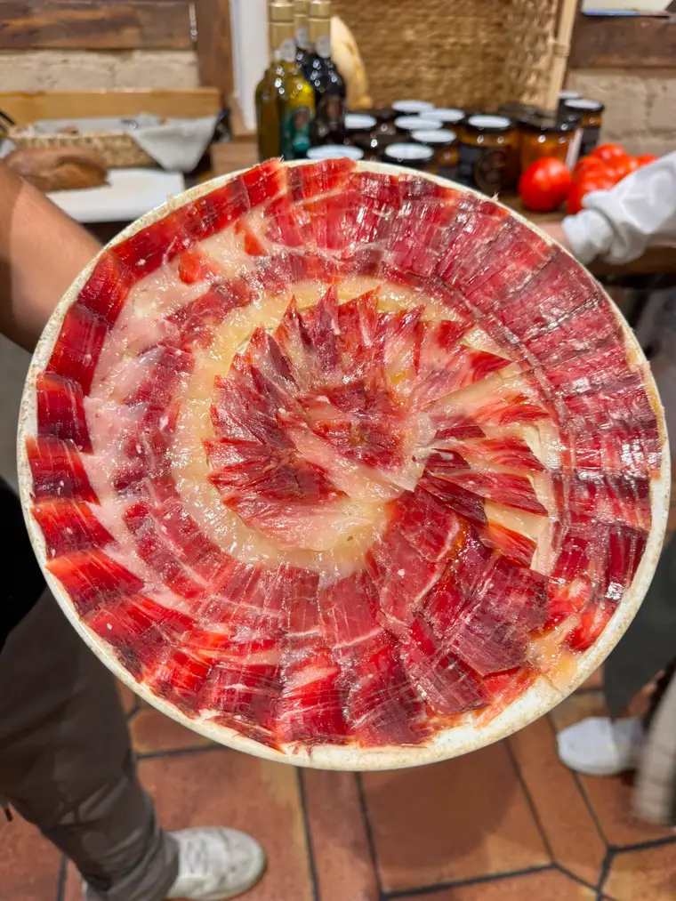Jamón ibérico de bellota Fisan cortado a cuchillo, plato a plato