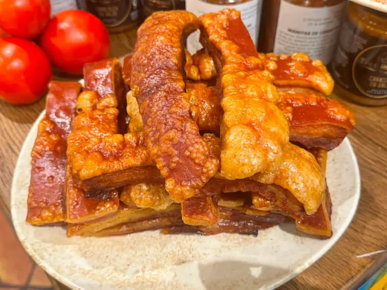 Torreznos de Soria crujientes del Restaurante Tres Hermanos
